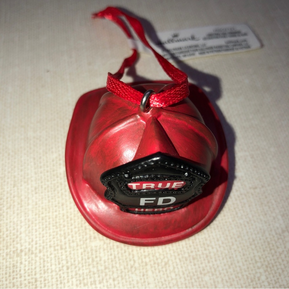Hallmark "True FD Hero Helmet -‎ HGO2121" Christmas Ornament New With Tag